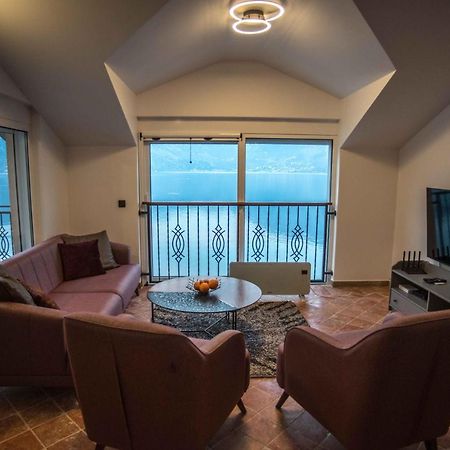 Modern Waterfront 3-Bed Apartment Donja Kostanjica Eksteriør bilde