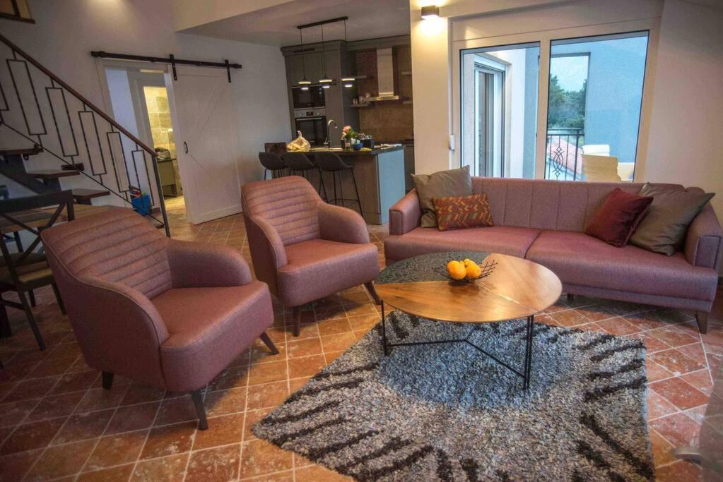 Modern Waterfront 3-Bed Apartment Donja Kostanjica Eksteriør bilde