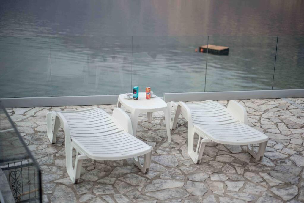 Modern Waterfront 3-Bed Apartment Donja Kostanjica Eksteriør bilde
