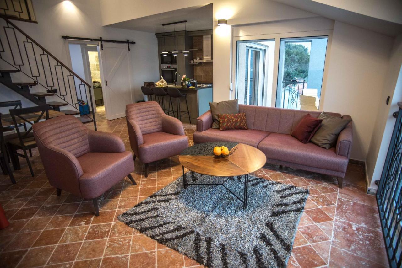 Modern Waterfront 3-Bed Apartment Donja Kostanjica Eksteriør bilde